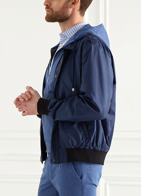 Шелковый бомбер для мужчин бренда Meucci (Италия), арт. 32221 - фото. Цвет: Синий. Купить в интернет-магазине https://shop.meucci.ru
