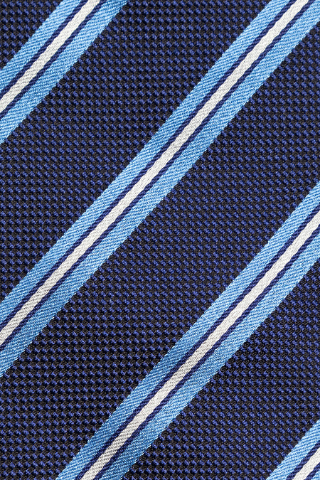 Шелковый галстук темно-синего цвета в косую полоску для мужчин бренда Meucci (Италия), арт. EKM212202-62 - фото. Цвет: Темно-синий в полоску. Купить в интернет-магазине https://shop.meucci.ru
