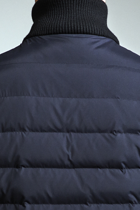 Прямой пуховик сине-черного цвета для мужчин бренда Meucci (Италия), арт. 8205 - фото. Цвет: Navy. Купить в интернет-магазине https://shop.meucci.ru
