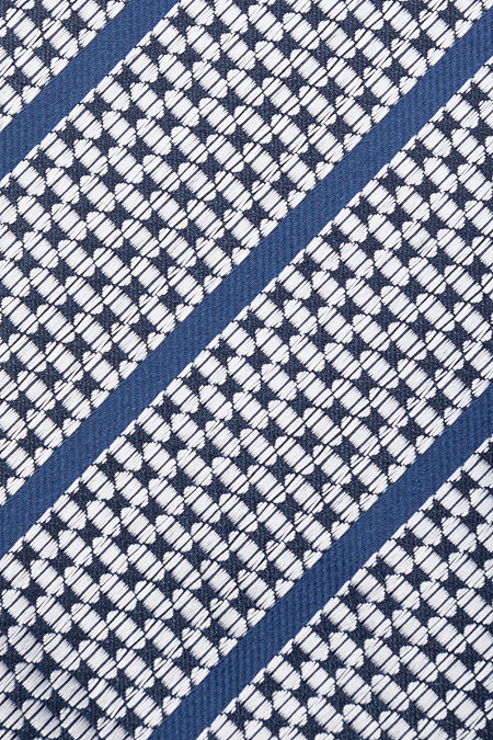 Синий галстук в полоску для мужчин бренда Meucci (Италия), арт. 03202006-22 - фото. Цвет: Синий в полоску. Купить в интернет-магазине https://shop.meucci.ru
