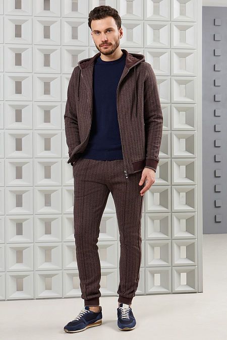 Спортивный костюм из плотного трикотажа с орнаментом в елочку  для мужчин бренда Meucci (Италия), арт. SPS 10025 BROWN - фото. Цвет: Коричневый . Купить в интернет-магазине https://shop.meucci.ru
