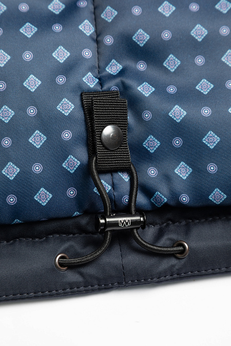 Пуховик средней длины с капюшоном  для мужчин бренда Meucci (Италия), арт. 3883 - фото. Цвет: Темно-синий. Купить в интернет-магазине https://shop.meucci.ru
