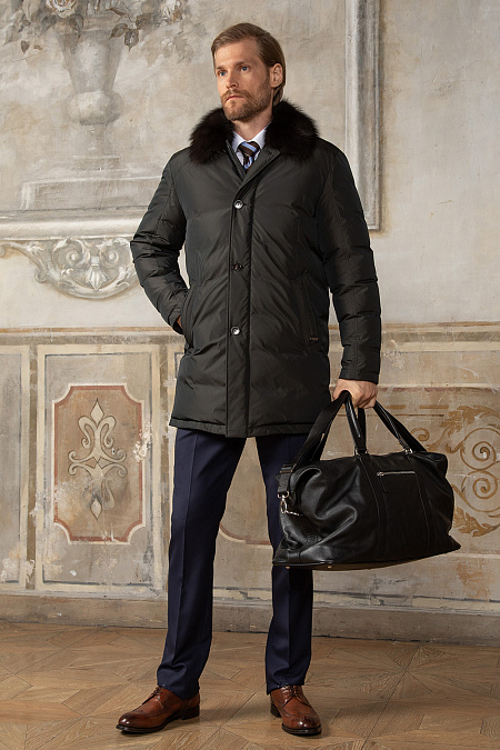 Удлиненный пуховик-пальто  для мужчин бренда Meucci (Италия), арт. 7101 - фото. Цвет: Темно-коричневый с зеленоватым отливом. Купить в интернет-магазине https://shop.meucci.ru
